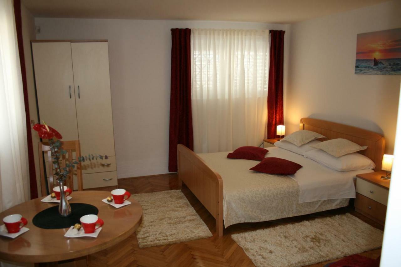 Apartments Josipa Split Exterior photo